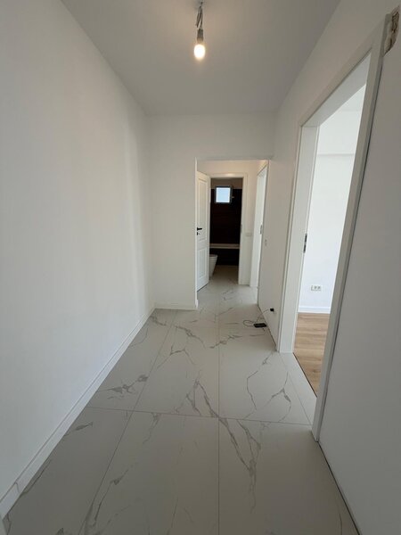 Titan, parcul Titanii, pe Zavideni, 10 minute metrou, renovat complet