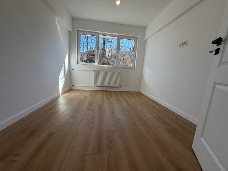 Titan, parcul Titanii, pe Zavideni, 10 minute metrou, renovat complet