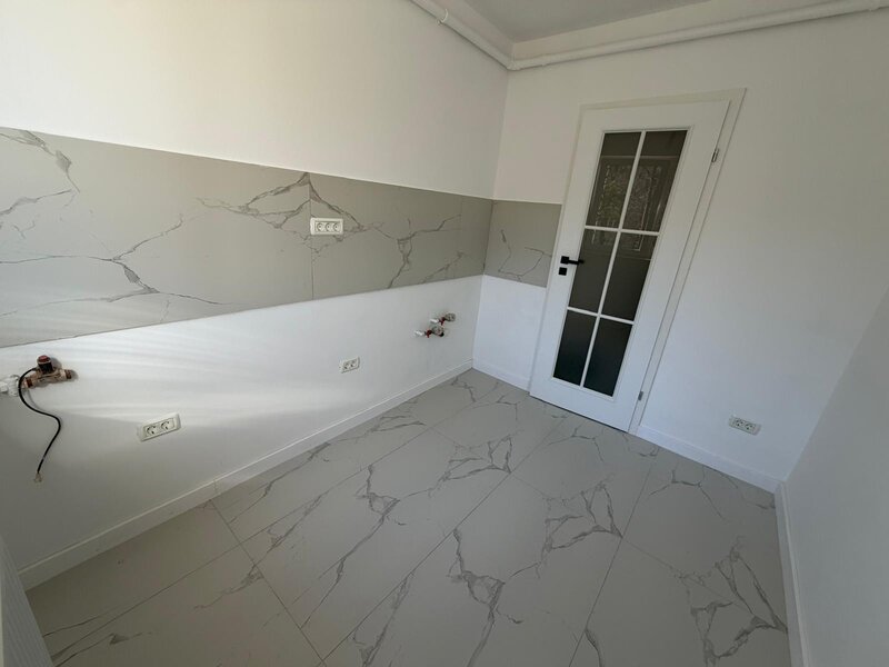 Titan, parcul Titanii, pe Zavideni, 10 minute metrou, renovat complet