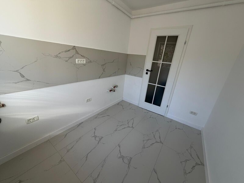 Titan, parcul Titanii, pe Zavideni, 10 minute metrou, renovat complet